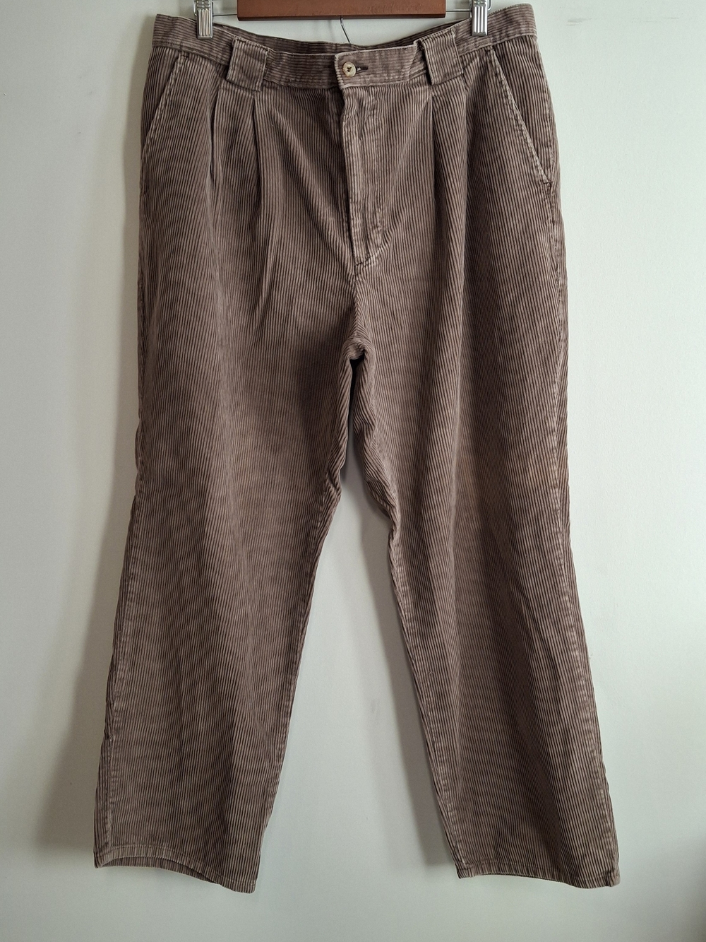 Men's Cords St. John's Bay Classic Men's Corduroy Pants in Brown 38x30 Soft.